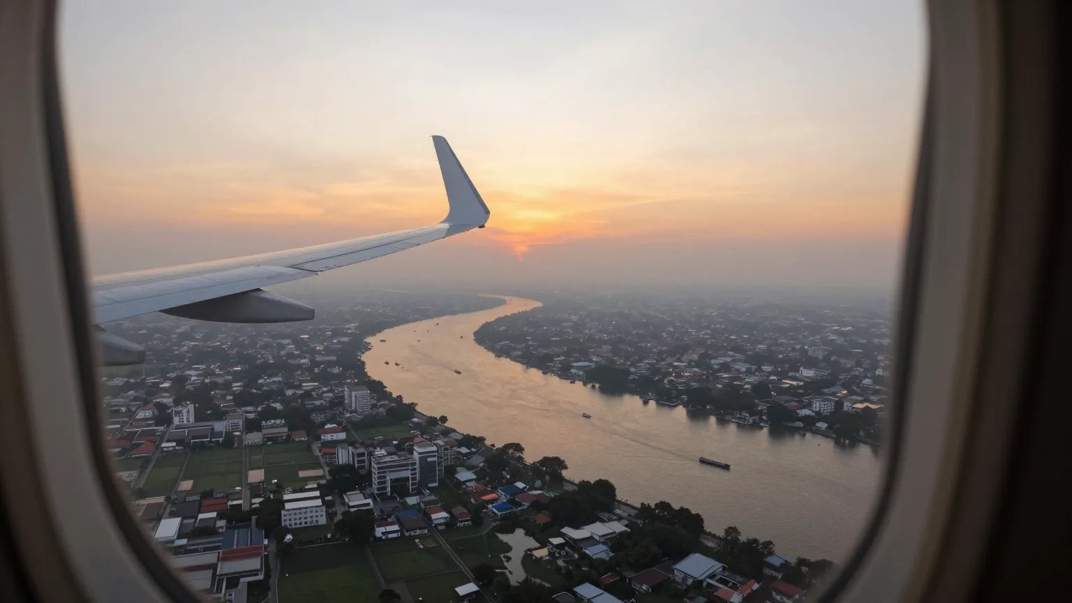 Thailand plans 450-baht landing fee for foreign arrivals from Q1 2027, air passengers first