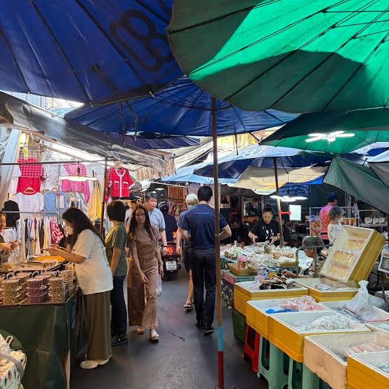 Lalai Sap Market