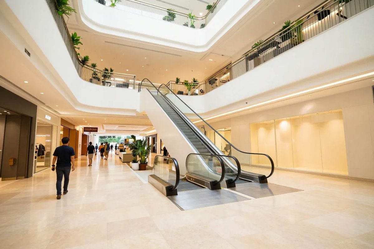 Central Bangrak (formerly Robinson Bangrak)